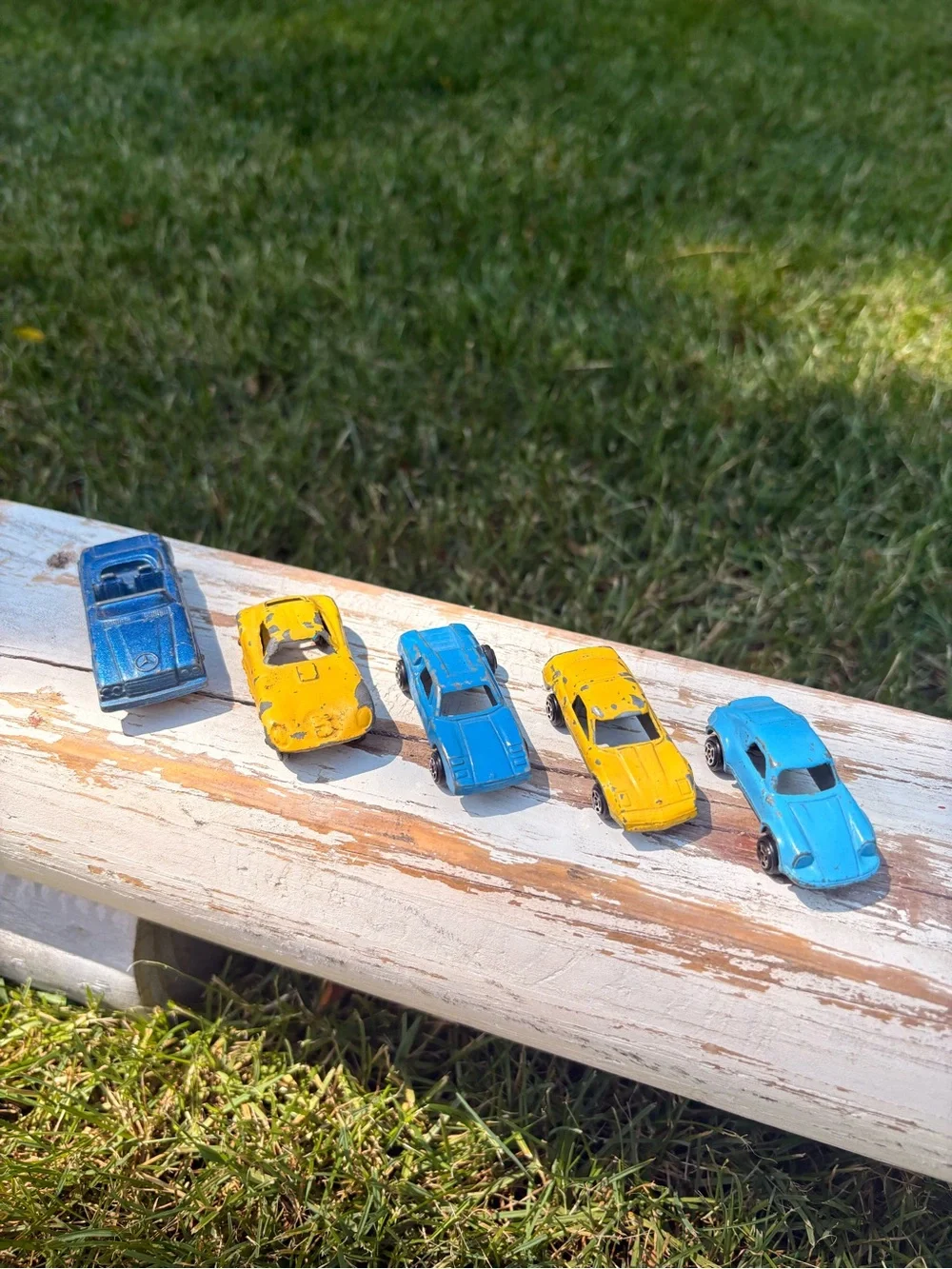 Vintage TootsieToy 1950s-1970s diecast metal car set